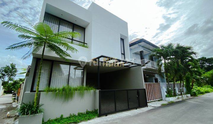 Rumah 2 Lantai, Full Furnished, 9 Menit Ke Kampus Uii Di Ngaglik, Sleman 2