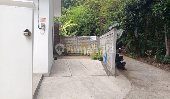 Beautiful, Affordable House with Easy Access for Around 200 Million in Prambanan, Sleman 2