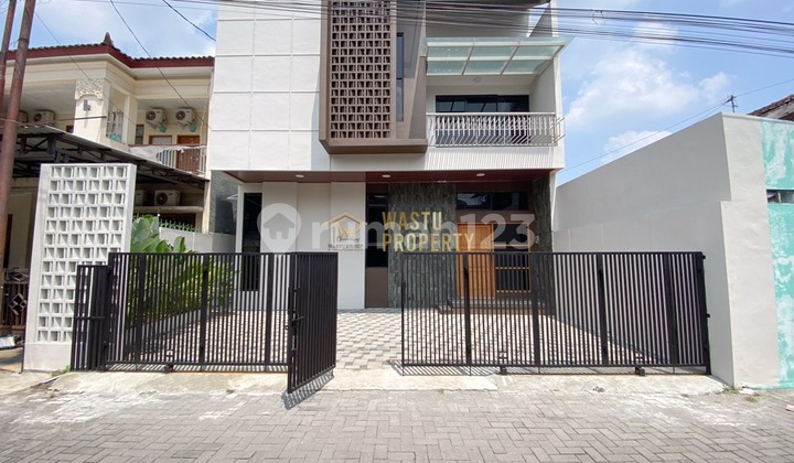 RUMAH SIAP HUNI 2 LANTAI CARPORT LUAS 3 MENIT KE MONJALI RUMAH SIAP HUNI 2 LANTAI CARPORT LUAS 3 MENIT KE MONJALI