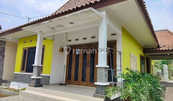 Dijual Rumah Mewah Tanah Luas Carport Muat 3 Mobil Di Ngemplak 1