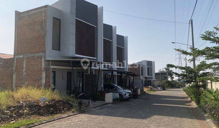 RUMAH 2 LANTAI MODERN TERLARIS DALAM PERUMAHAN DI BATU 2