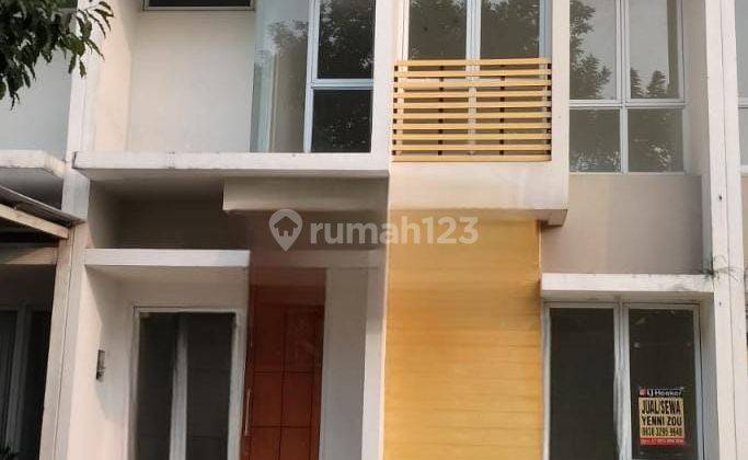 Rumah 2 Lantai di Cluster Aurora
 1