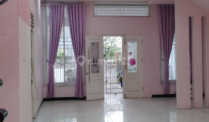 Rumah Cantik 2 Lantai Konsep Hello Kitty di Parkview Residence 2