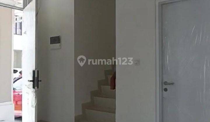 Rumah 2 Lantai Hook di Cluster Citrine, Tangerang 2