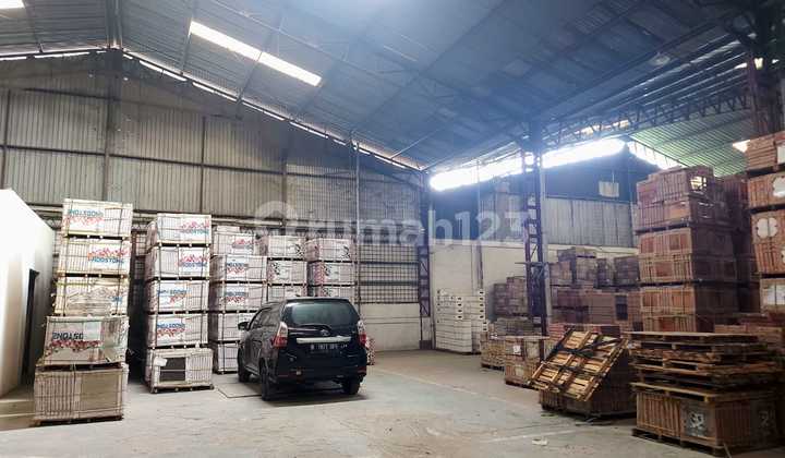 Gudang Premium Siap Pakai untuk Usaha di Jalan Majapahit Raya 2