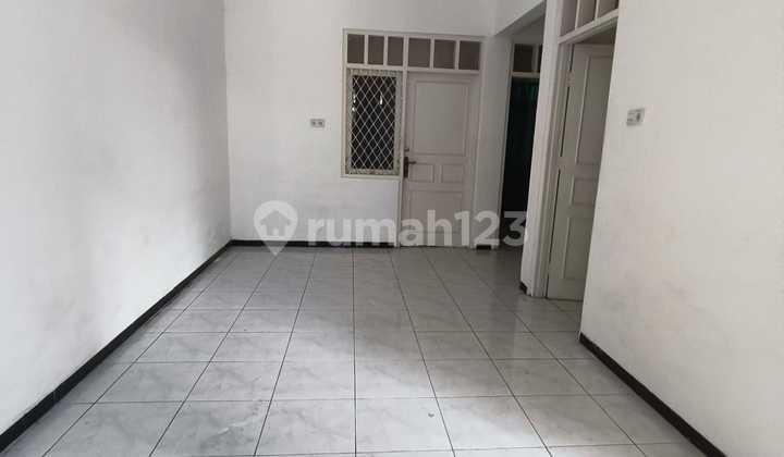 Move-in Ready House Near City and Toll Access 1