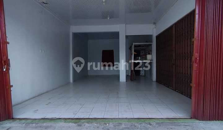 Flood-free, Commercial Space, 1 Story, Near City Bus Access, Ready to Move In 2