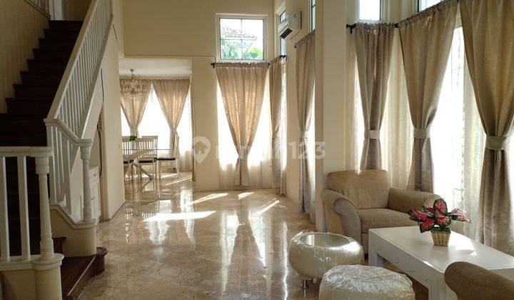 Rumah Cantik Semi Furnished di Lokasi Eksklusif Lippo Karawaci  2