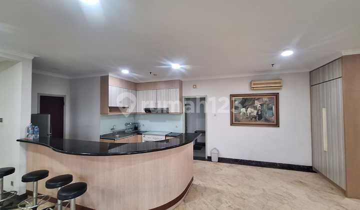 3 BR Penthouse Apartment Super Large Ready to Occupancy Golf Condominium Karawaci 2