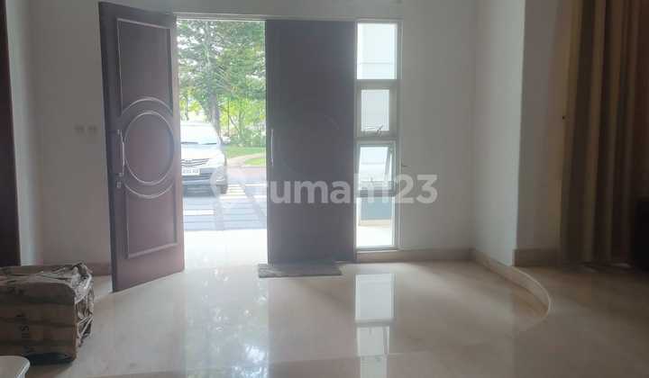 Rumah Bagus Semi Furnished View Golf di Lippo karawaci Rumah Bagus Semi Furnished View Golf di Lippo karawaci