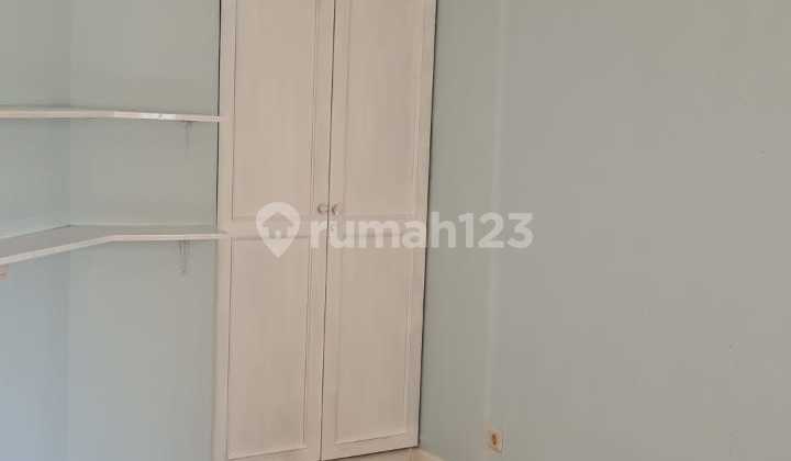 Nice House Ready to Live Semi Furnished Lippo Karawaci, Tangerang 2