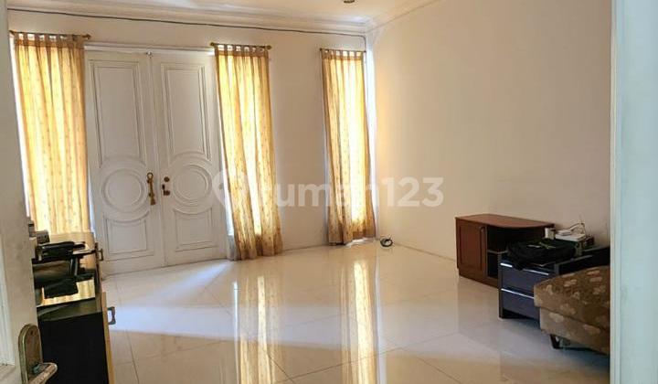 Semi-Furnished House with SHM in Exclusive Cluster Lippo Karawaci 2