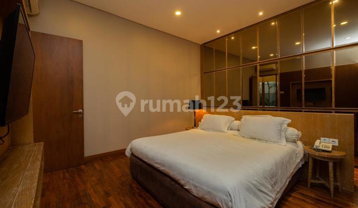 FULLY FURNISHED EXCLUSIVE LUXURY HOUSE IN PRIME LIPPO KARAWACI CLUSTER