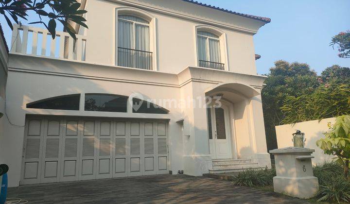 Rumah Exclussive Semi Furnished di Taman Golf, Tangerang 1