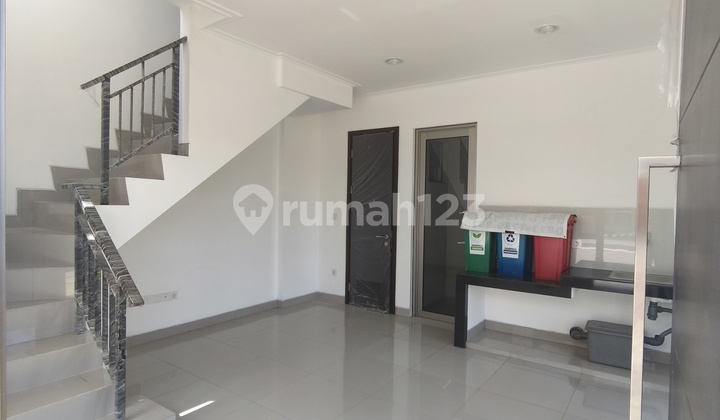 Sewa Rumah 2 Lantai Springgarden Pik2 Baru 2