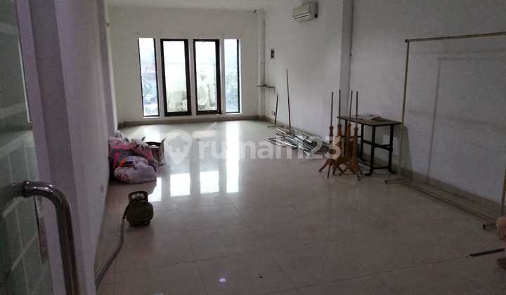 Ruko Hadap Jalan 4 Lantai di Daan Mogot Baru Uk 4X16