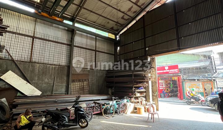 For Rent Warehouse Hook in Jembatan Lima, West Jakarta