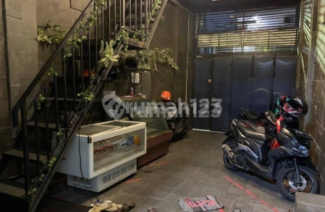 Quick Sale Boarding House in Gajah Mada Area 2