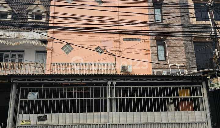 Dijual Rumah Taman Ratu Indah Blok D Jakarta Barat