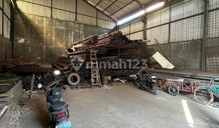For Rent Warehouse Hook in Jembatan Lima, West Jakarta