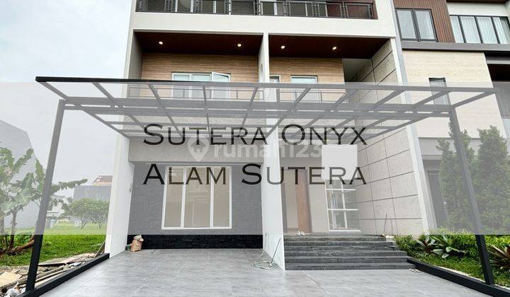 Rumah 3 Lantai Bagus dan Nyaman di Sutera Onyx, Alam Sutera 1