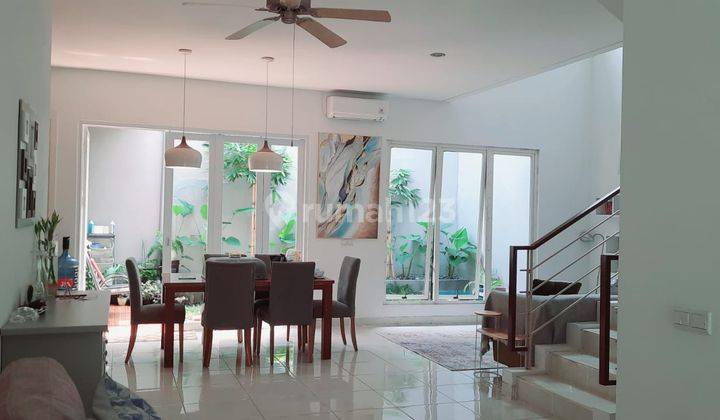 Rumah Bagus Asri Full Furnished di The Green BSD 2