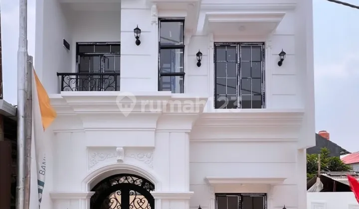 Rumah Mewah Dalam Townhouse 3 Lantai Akses 2 Mobil di Tanah Baru Beji Depok 2