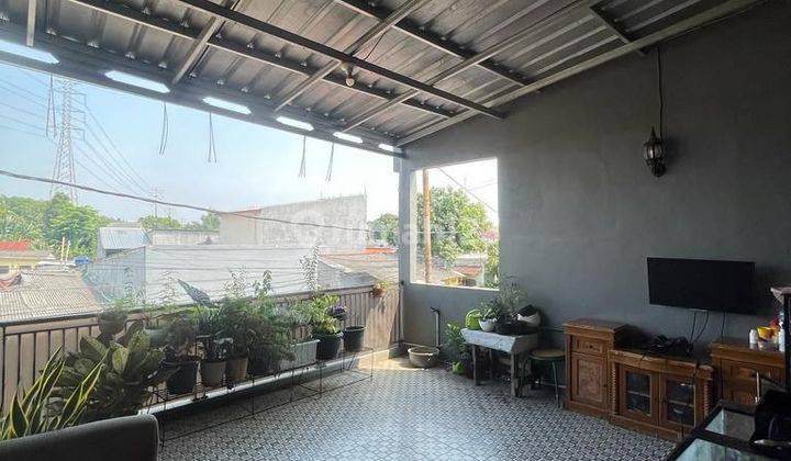 Rumah 2 Lantai Sudah Renovasi SHM di Tmii, Jakarta Timur 5