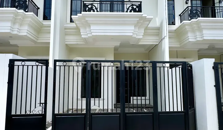 Beautiful Luxury House Ready to Occupy in Sukmajaya, Depok