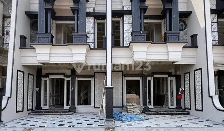Rumah Mewah Klasik Dalam Cluster di Kalimulya Cilodong Depok 2