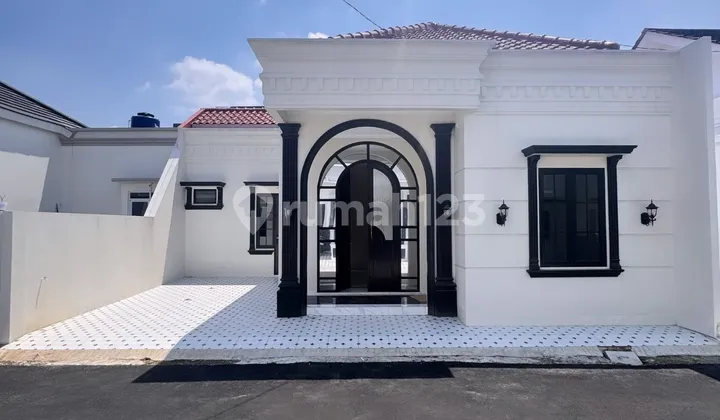 Rumah Cantik Siap Huni di Jalan Boulevard Grand Depok City Rumah Cantik Siap Huni di Jalan Boulevard Grand Depok City