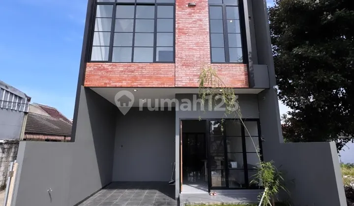 Rumah Scandinavian Akses 2 Mobil Selangkah ke Pintu Tol Kukusan Beji Depok