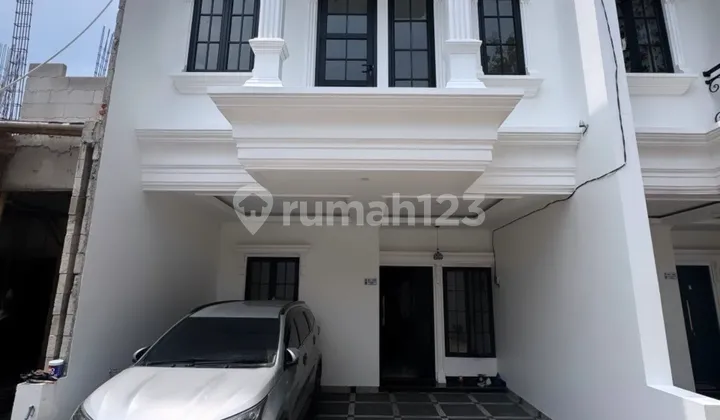 Rumah Mewah 3 Lantai Ada Rooftop Nya di Kavling Ui Barat Tanah Baru Beji Depok Rumah Mewah 3 Lantai Ada Rooftop Nya di Kavling Ui Barat Tanah Baru Beji Depok