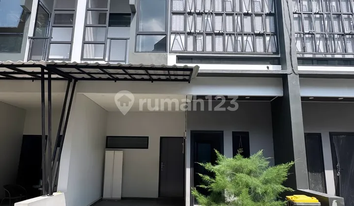 Rumah Cantik Dalam Cluster Siap Huni di Kukusan Beji Depok