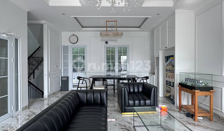 Luxury House Within a Townhouse in Pejaten Barat, South Jakarta 2