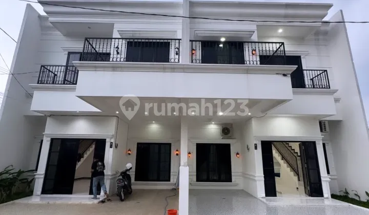 Rumah Mewah Samping Exit Tol Sawangan Depok