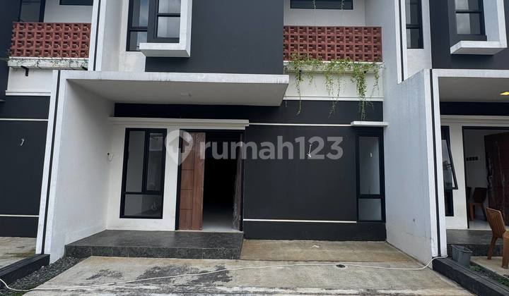 Rumah Akses 2 Mobil Pinggir Jalan Raya Tanah Baru Beji Depok