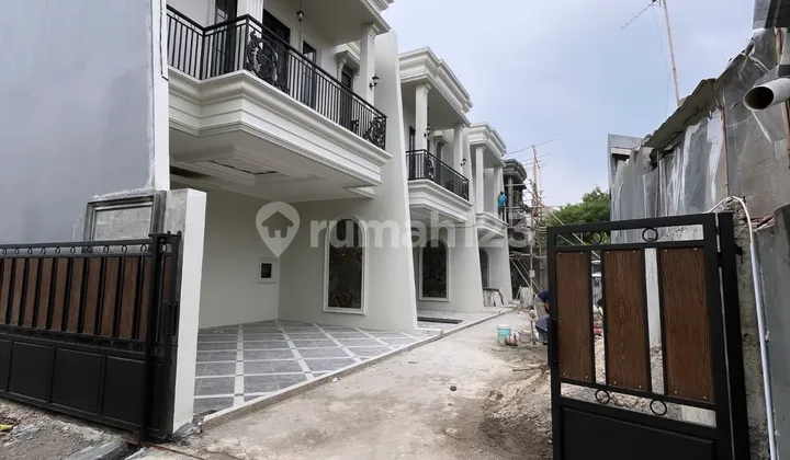 Classic Ready-to-Occupy House in a Cluster in Kalimulya, Cilodong, Depok 2