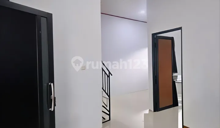 Rumah Murah 2 Lantai Harga 1 Lantai di Tapos Cimanggis Depok 2