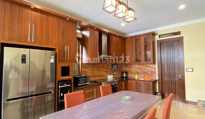 Dijual Rumah di Ciumbuleuit Bonus Kolam Renang Furnished 24
