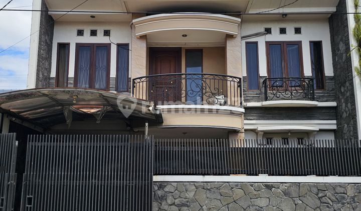 For Sale House in Taman Holis Indah