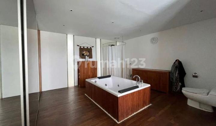 House in Kota Baru Parahyangan Tatar Rambut Kasih Fully Furnished 2