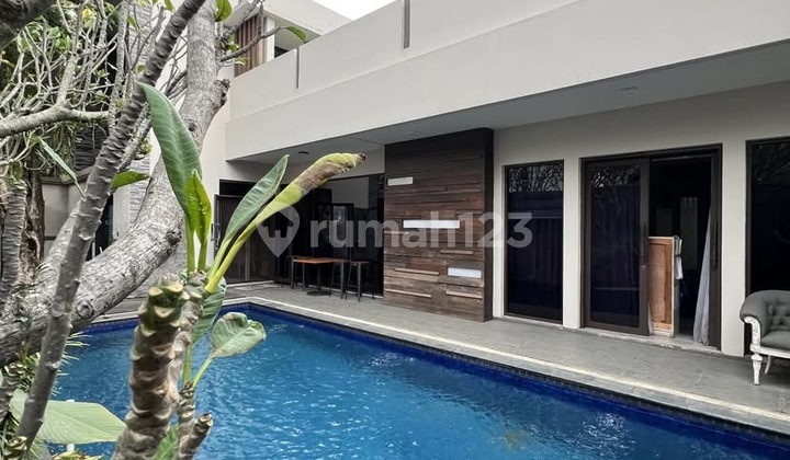 Dijual Rumah Ada Kolam Renang di Tengah Kota Bandung 2