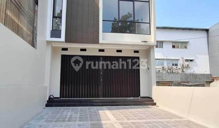 For Sale Shophouse on Main Road Kiaracondong Near Kiara Artha Park and Jack Holiday For Sale Shophouse on Main Road Kiaracondong Near Kiara Artha Park and Jack Holiday