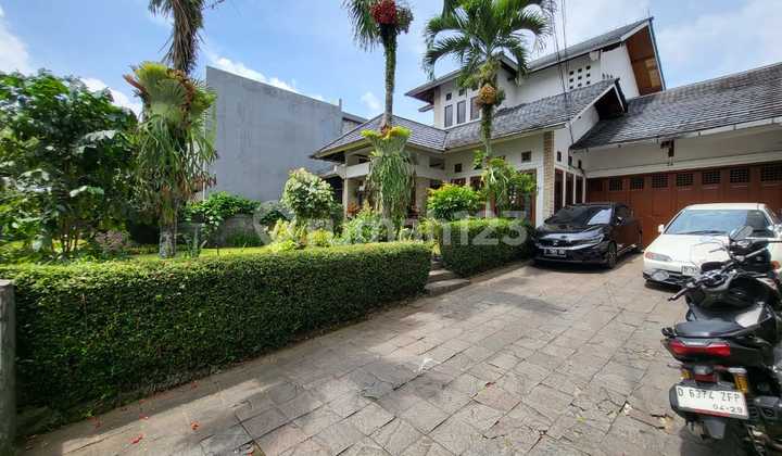 Dijual Rumah di Setrasari Kulon