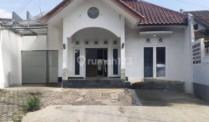 Sewa Rumah Tengah Kota Bandung Dekat KFC Riau 1