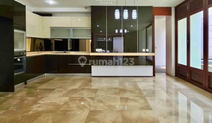 Kesempatan Emas Townhouse di Lokasi Strategis Kemang 2