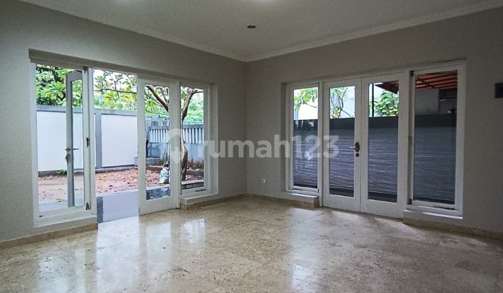 Rumah Bagus,siap huni 2 Lantai Cikini,  Menteng Jakarta Pusat 2