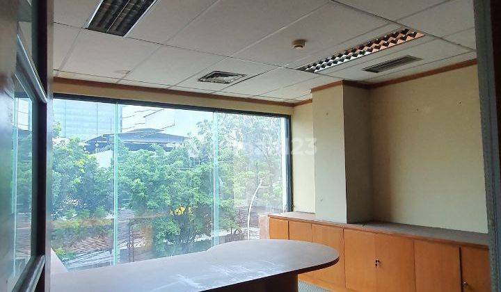 Dijual Gedung Kantor 4 Lantai di Menteng Jl. Johar Menteng Jakarta Pusat