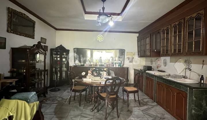 Rumah Asri Bangunan Vintage Halaman Depan Dan Samping Luas Di Menteng Jakarta Pusat Rumah Asri Bangunan Vintage Halaman Depan Dan Samping Luas Di Menteng Jakarta Pusat